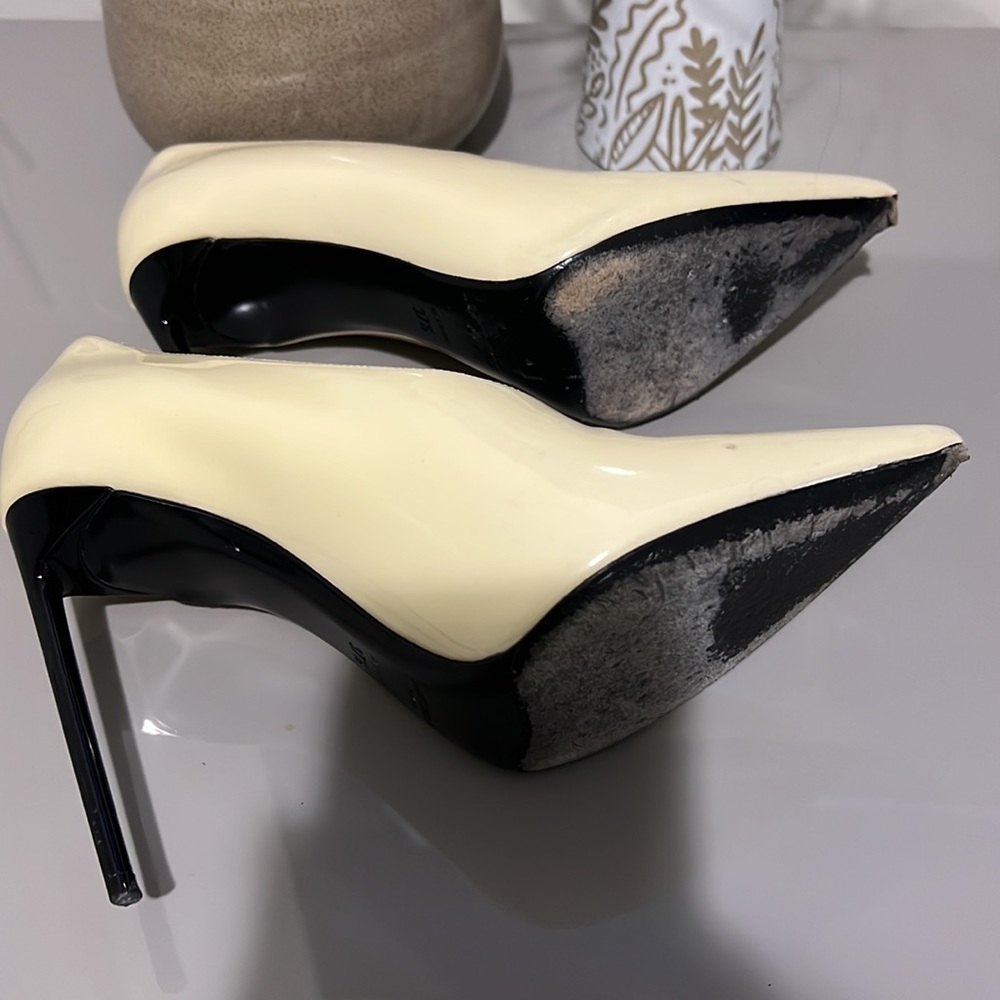 Heels - Picture 3 of 3